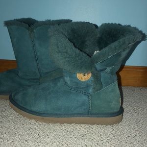 Tourquise Button Uggs